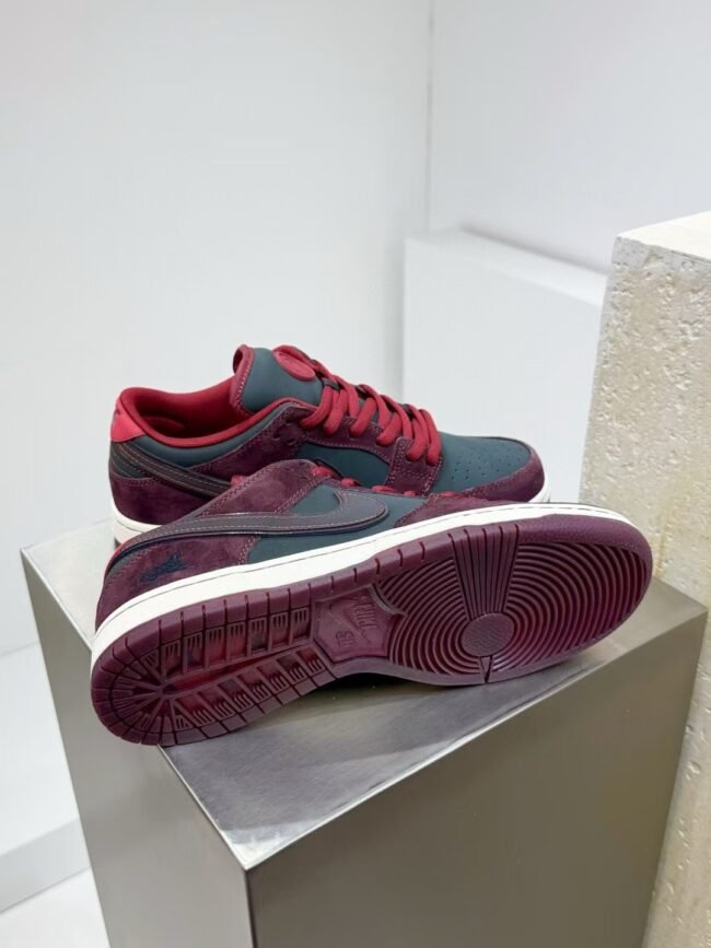 Nike SB Dunk Low Pro x Riot Skateshop Mahogany and Team Red – Image 7