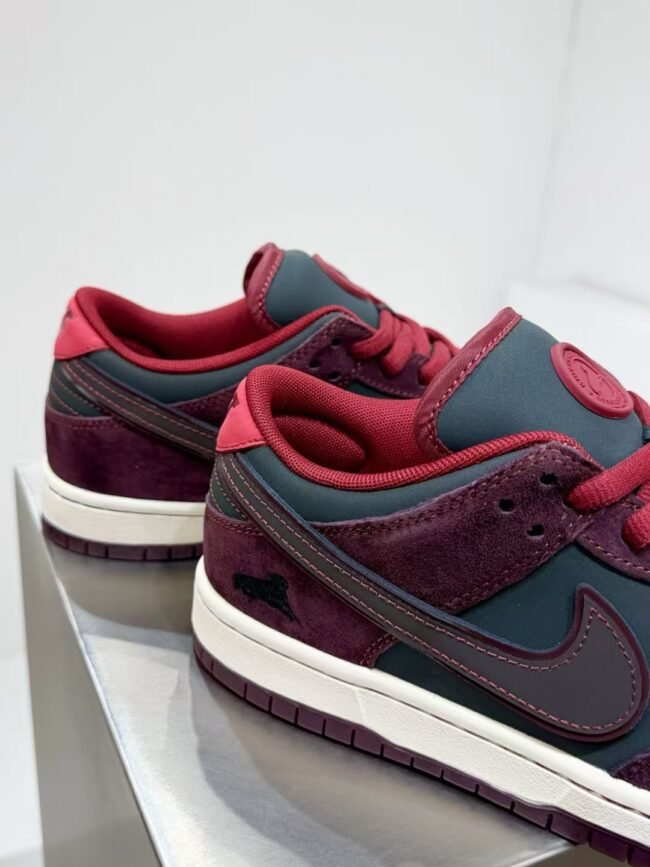 Nike SB Dunk Low Pro x Riot Skateshop Mahogany and Team Red – Image 8