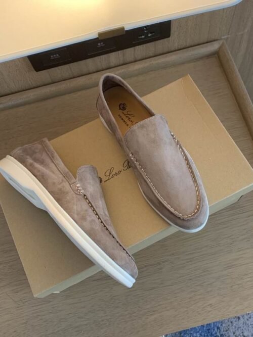 Mocassins Summer Walk