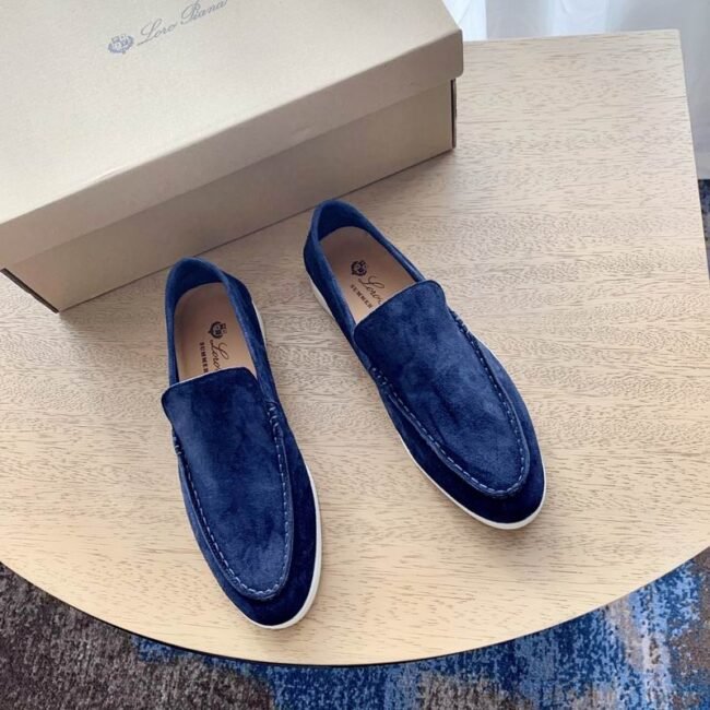 Mocassins Summer Walk