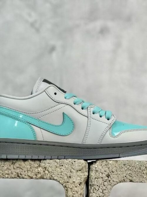 Air Jordan 1 Low SE Women's Shoes