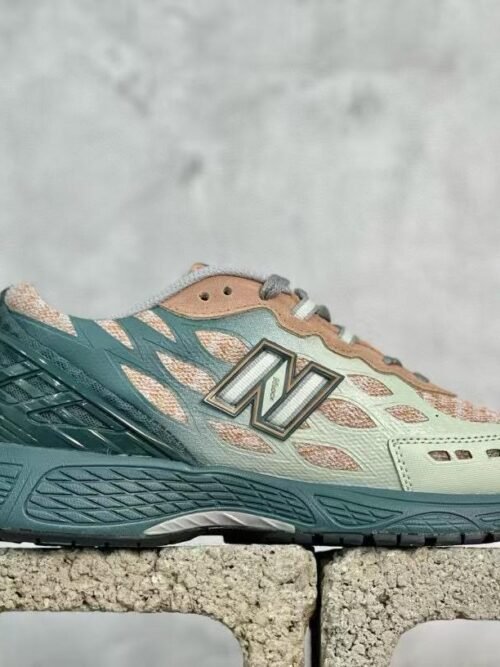 NEW BALANCE 1906W Sneakers