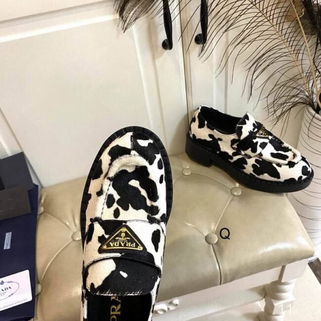 Mocassin Prada à imprimé vachette – Image 3
