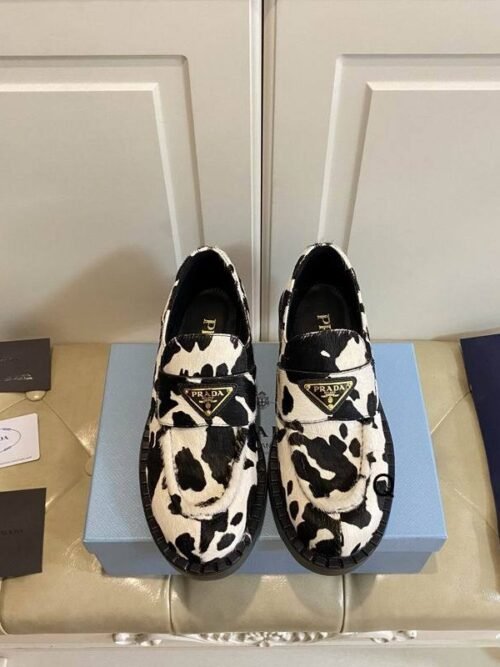 Mocassin Prada à imprimé vachette