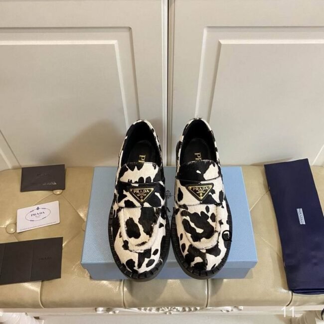 Mocassin Prada à imprimé vachette