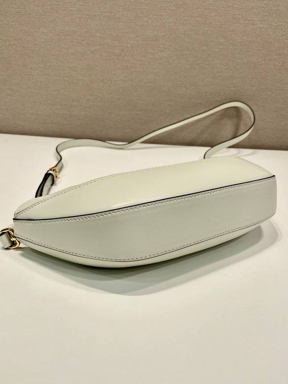 Mini Sac Prada Re-Edition en Cuir Verni Naplak