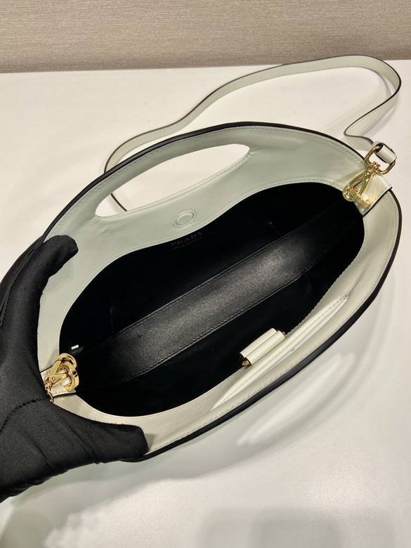 Mini Sac Prada Re-Edition en Cuir Verni Naplak