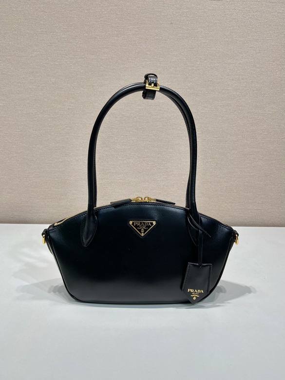 Mini Sac Prada Re-Edition en Cuir Verni Naplak