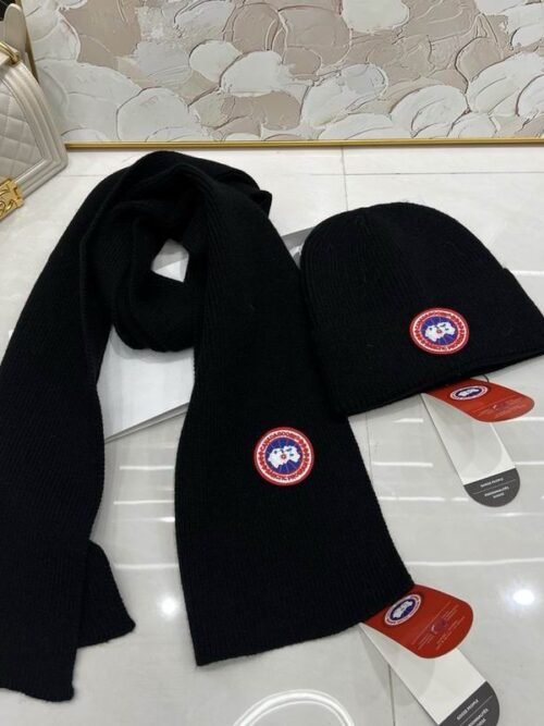 Set Bonnet & Écharpe Canada Goose – Classique avec Patch Signature