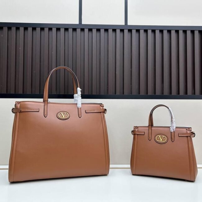Sac Valentino Garavani VLogo Signature – Format Grand et Petit