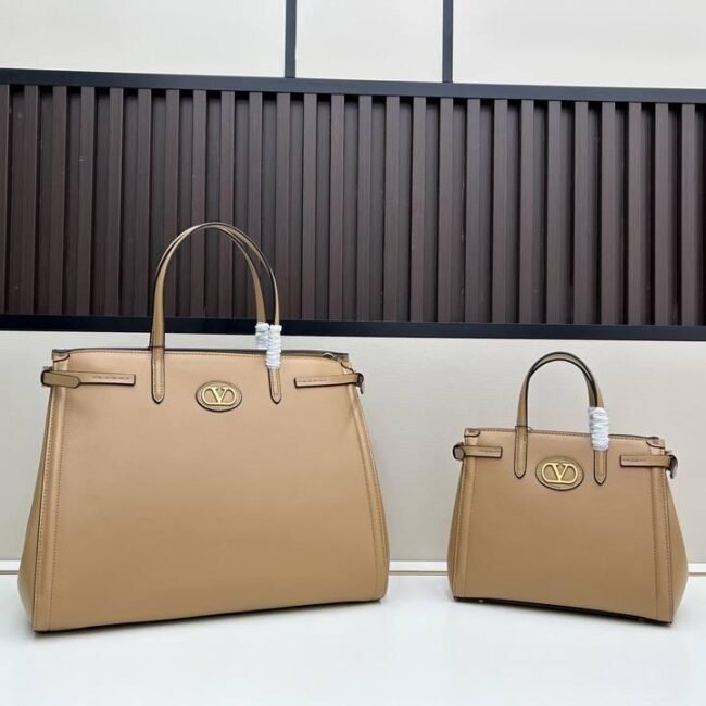 Sac Valentino Garavani VLogo Signature – Format Grand et Petit